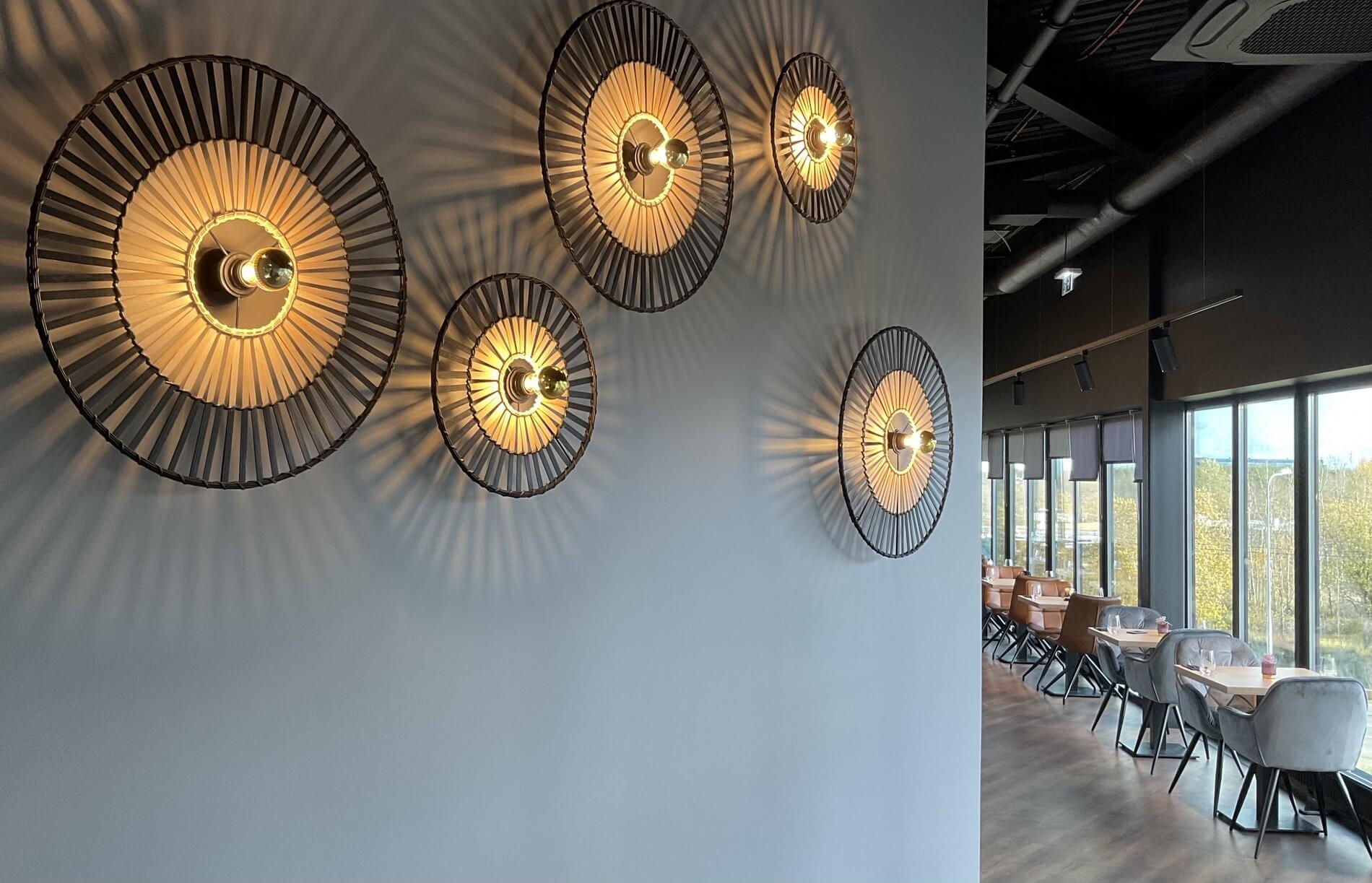 Dekoratiivne valgustus fusion-restorani sisekujunduses Tallinnas